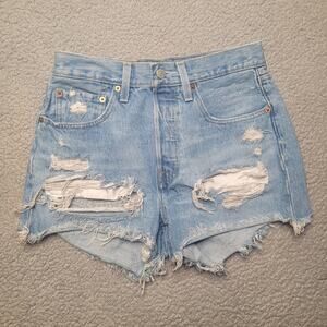 Levis 501 Shorts 26 Light Wash Distressed Frayed High Rise Fault Line 56327-0012
